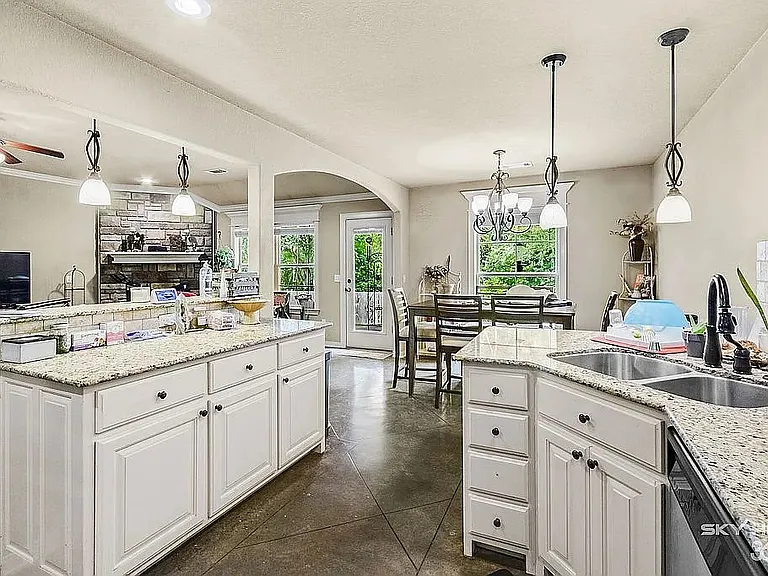 3416 W Earnhardt Dr — Photo 6