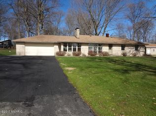22450 Park Shore Dr, Cassopolis, MI 49031