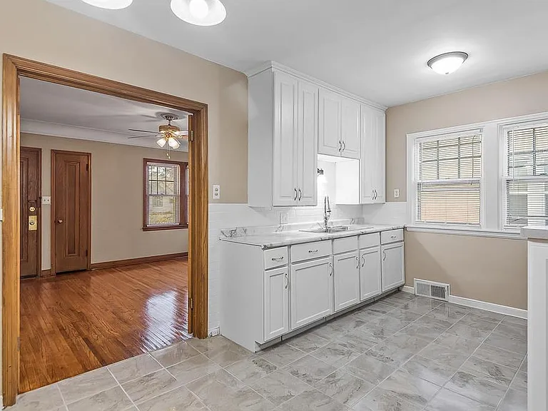4331 Thomas Ave N — Photo 5