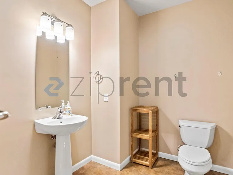 428 Alice St #639 — Photo 23