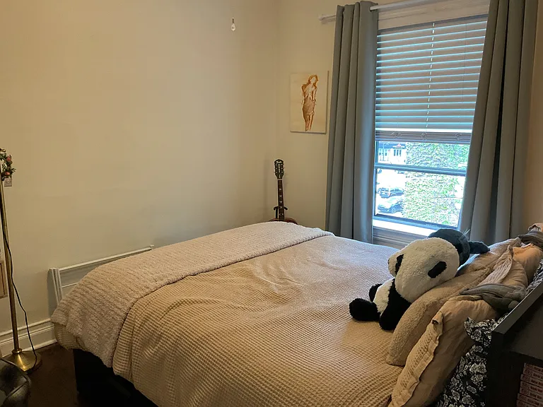 646 1/2 W Roscoe St #3N — Photo 3