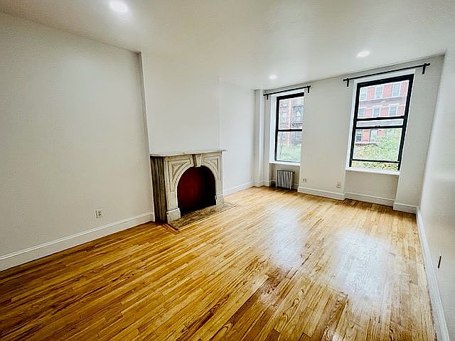 1st image of 649 9th Ave #3F