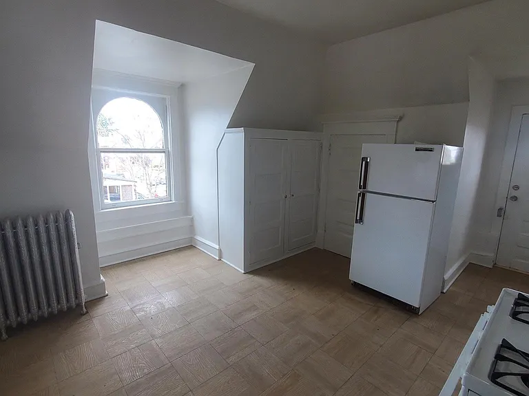 69 W Ross St #3W — Photo 4