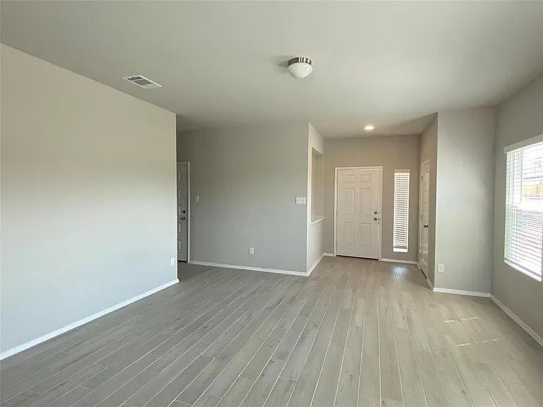11704 Murano Dr — Photo 9