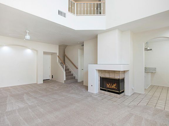4th image of 17 Orchestra Ln