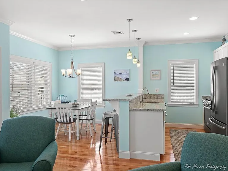 44 Railroad Ave — Photo 21