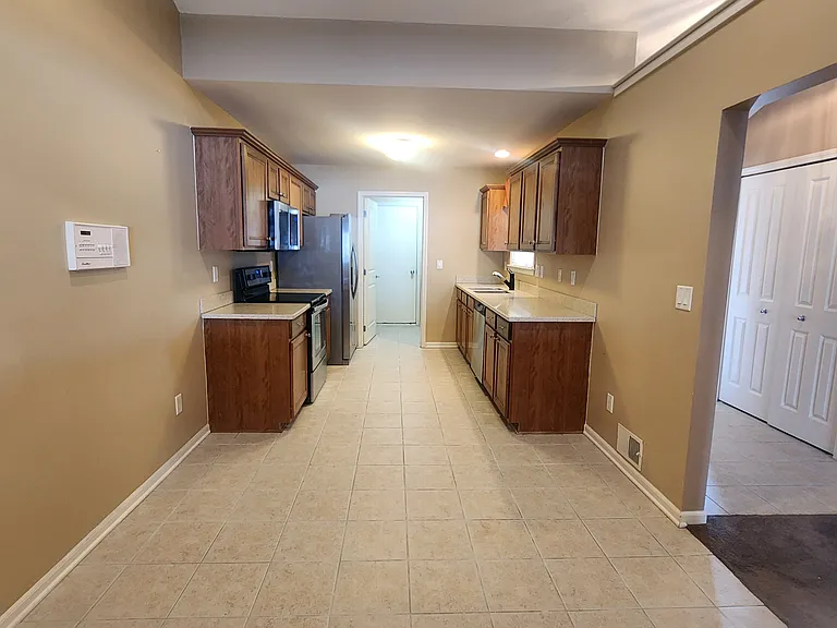 6146 Lone Oak Cir #B1 — Photo 6