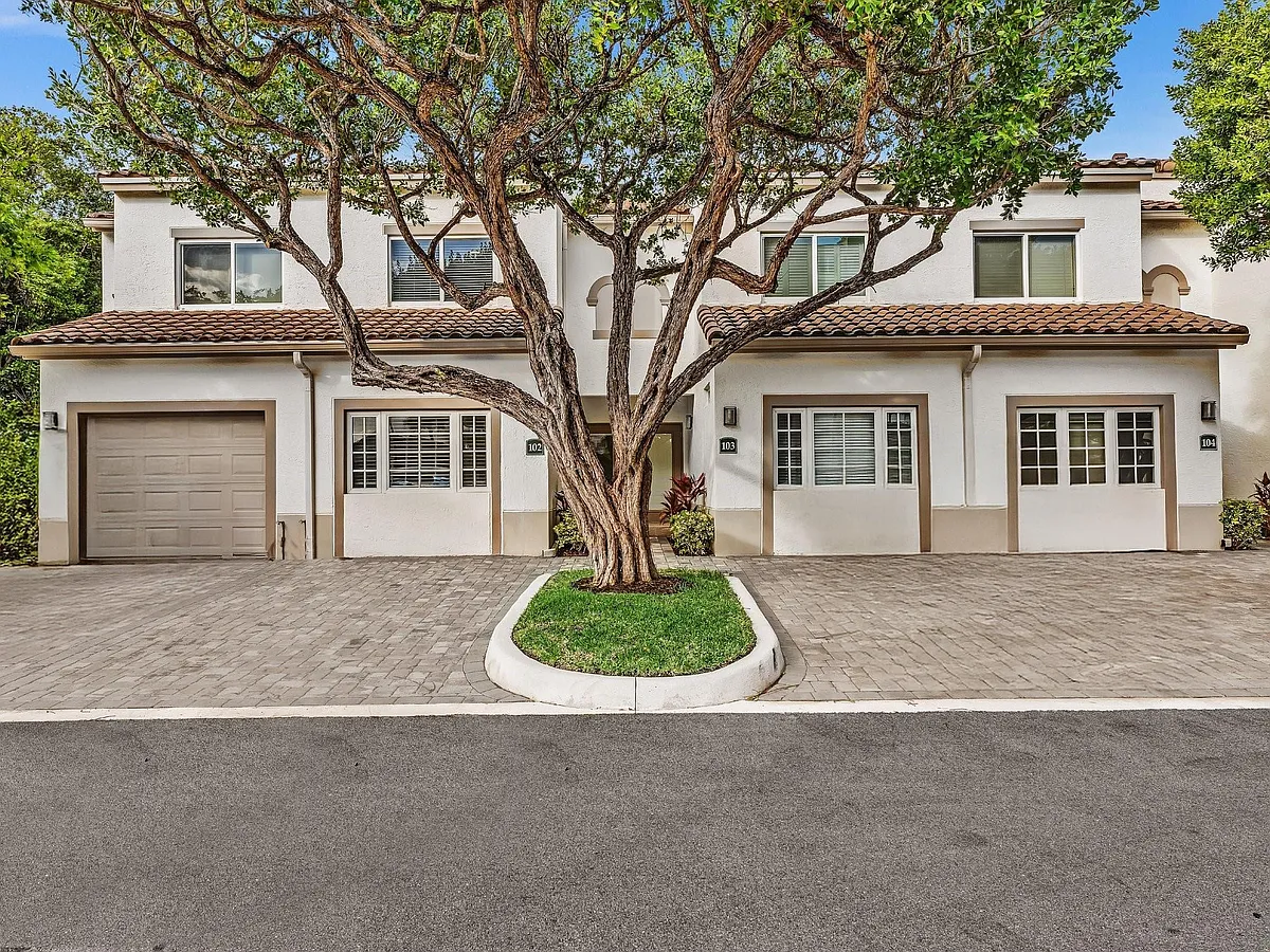 Building Photo - 3602 S Ocean Blvd #102