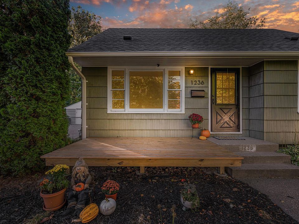 1st image of 1236 42nd Ave NE