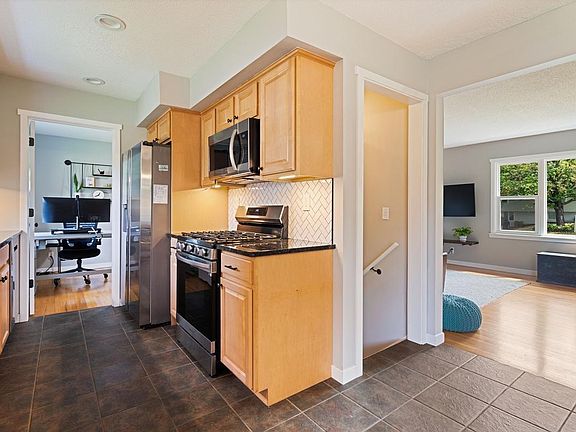 3rd image of 4540 Morris Ln