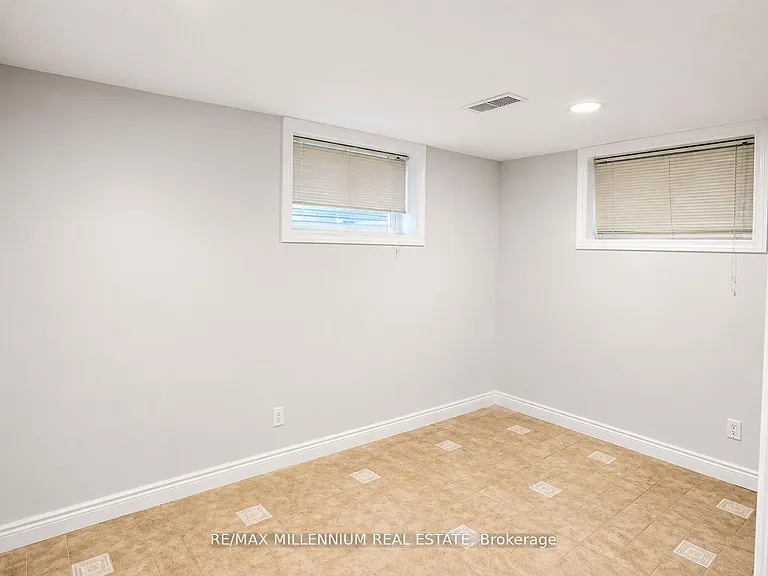 15 Quinlan Rd — Photo 32