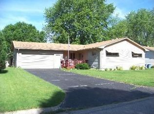 407 19th St W, Clear Lake, IA 50428