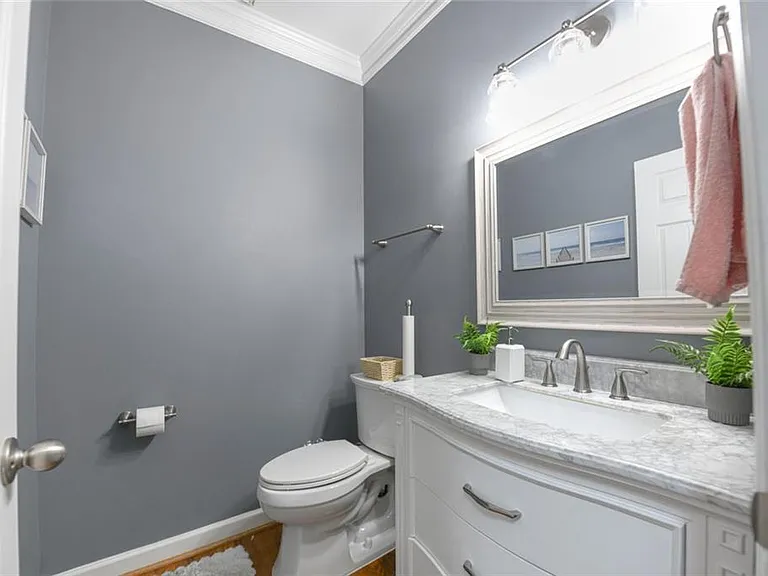 304 Bridle Path — Photo 12