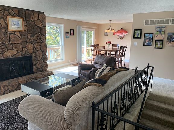 3rd image of 148 N Lake Dr