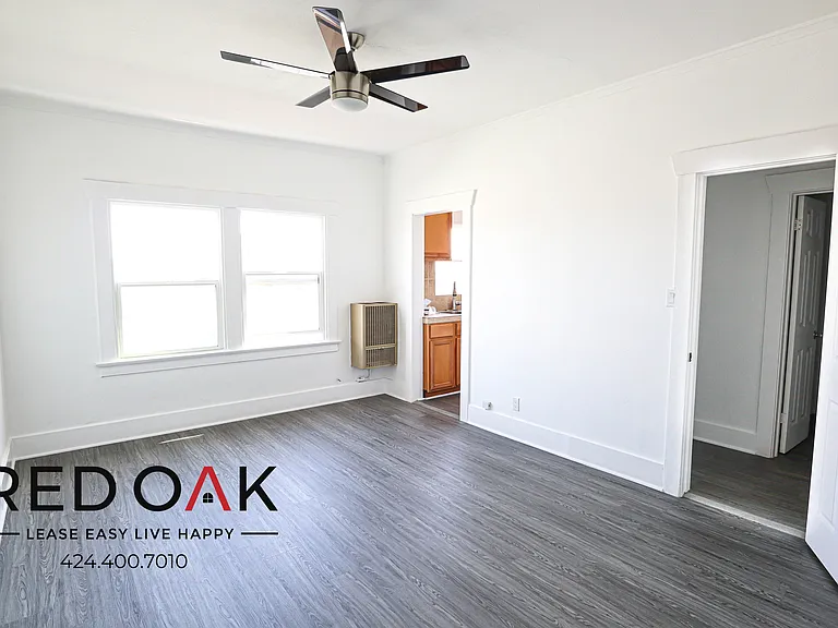 527 W 15th St #24 — Photo 1