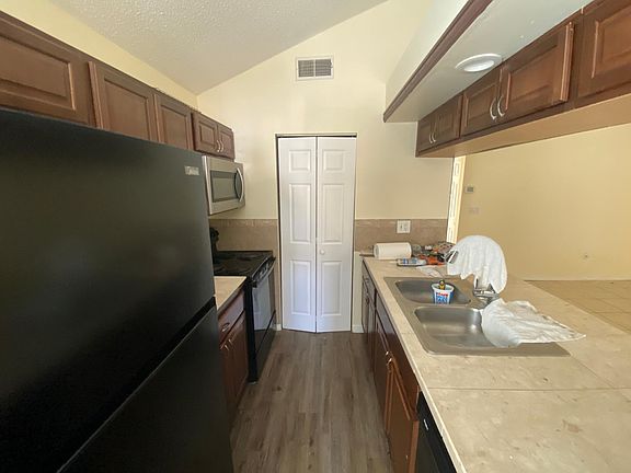 4th image of 2660 Lazar Ct