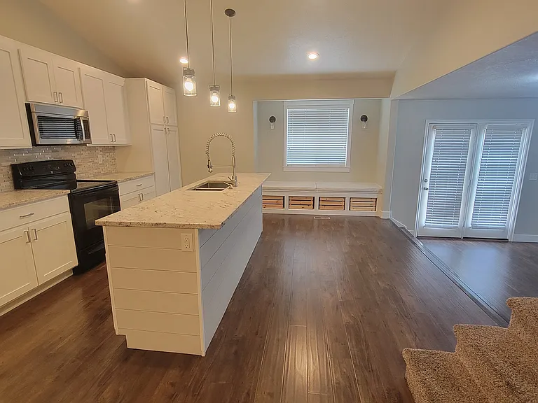 578 E 820 S — Photo 32
