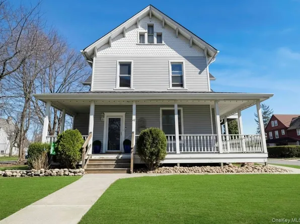 42 Park Ave APT 3, Suffern, NY 10901