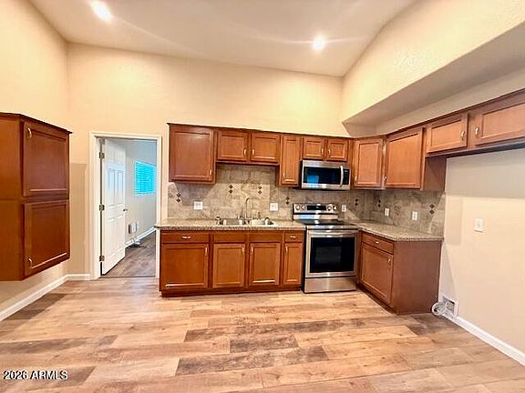4th image of 324 S OCOTILLO Drive