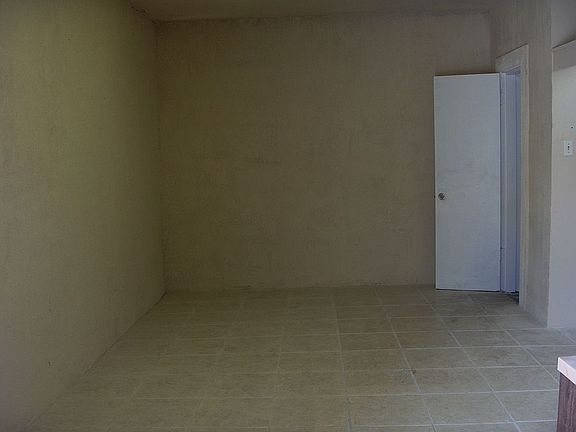 3rd image of 2151 Davie Blvd