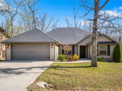 5 Knighton Dr, Bella Vista, AR, 72715