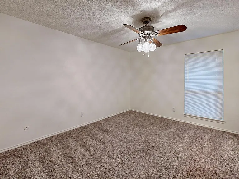 2609 Valparaiso Trl — Photo 13