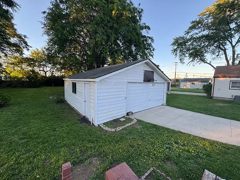 11551 Metter Ave — Photo 10