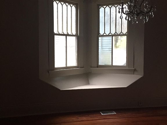 2nd image of 8123 Hickory St