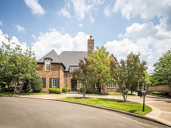 3rd image of 6175 Chapelle Cir