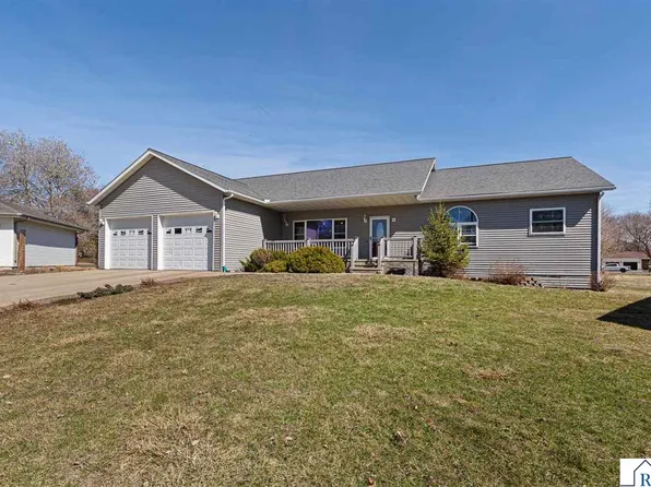 1010 5th St N, Saint James, MN 56081