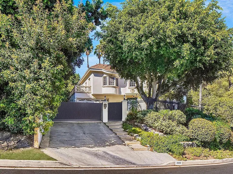 1109 Pine Dr — Photo 7