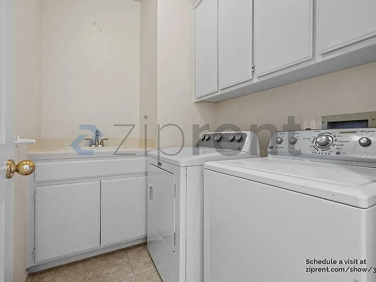 1001 Sandhurst Dr — Photo 20