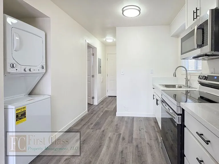 12345 SW Hall Blvd #5 — Photo 1
