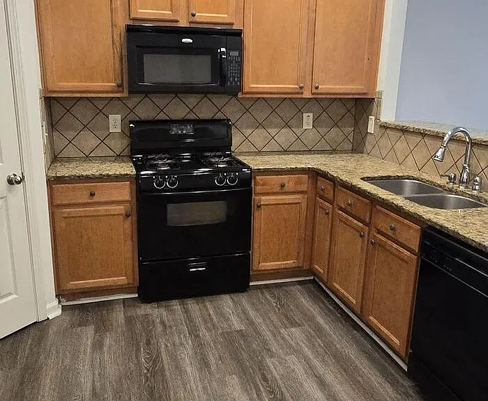 1729 Coleville Oak Ln — Photo 15
