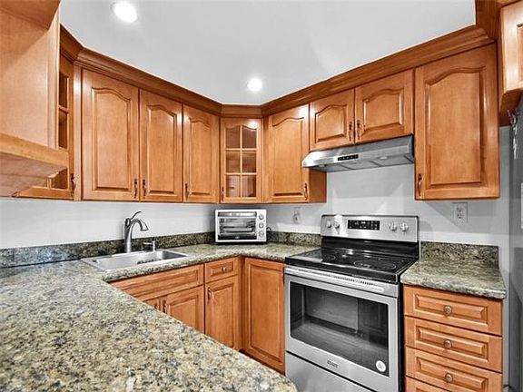 5th image of 11243 SW 9th Ct #1