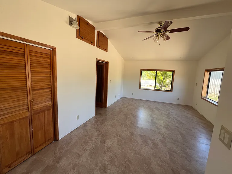 9068 Troxel Rd — Photo 10