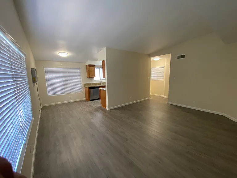 13418 Moorpark St #4 — Photo 7