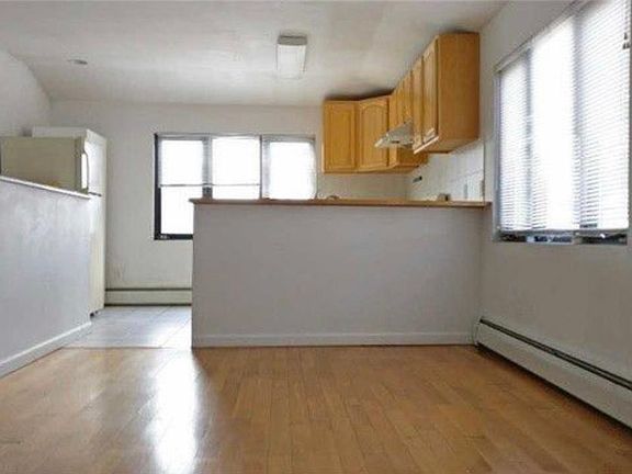 4th image of 6127 167th St Fl 2nd