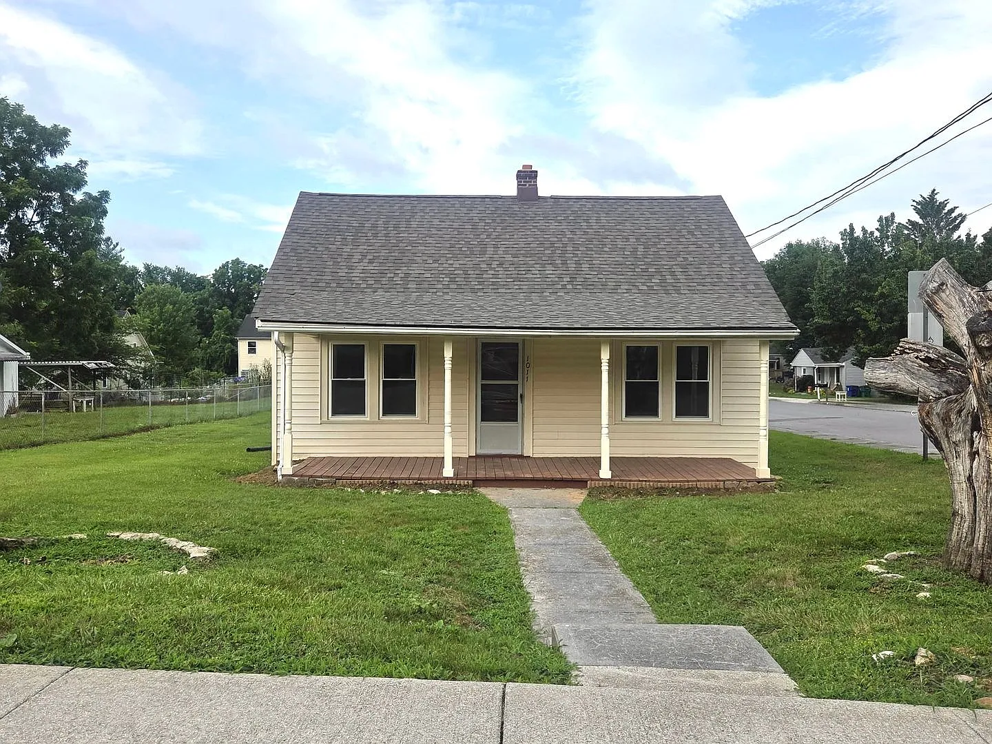 1011 N. Progress St| 2 bedroom, 1 bath house| 07/22/2025 — Photo 1