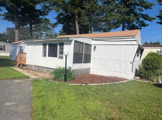 16 Robbins St, Hinsdale, NH 03451