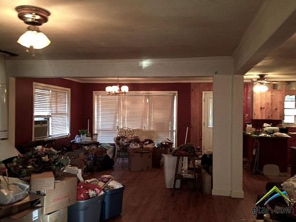 3rd image of 118 N Pecan