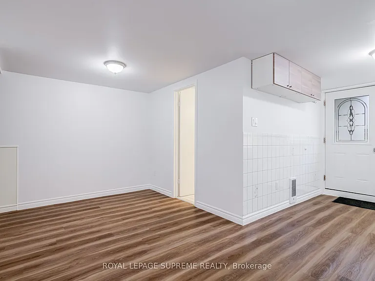 224 Christie St #LOWER — Photo 12