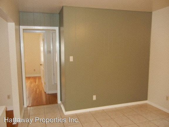 4th image of 711 Stewart St
