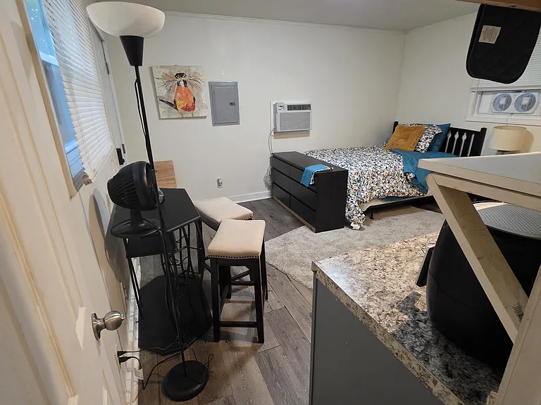 2886 Randall St #4 — Photo 9