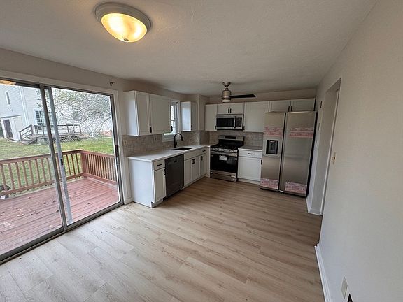 2nd image of 12 Lydon Ln #C2