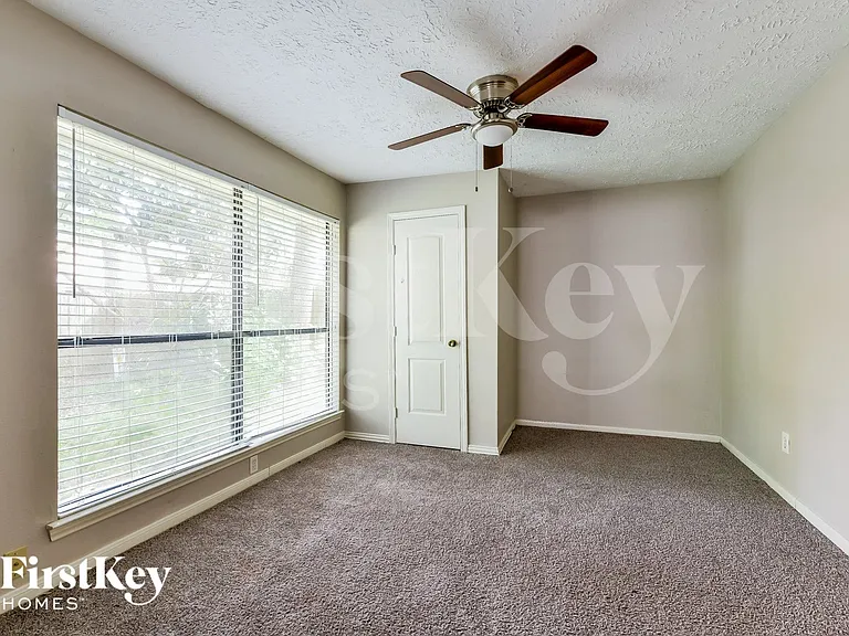 8511 Stagewood Dr — Photo 13
