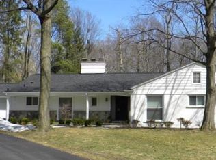 22530 King Richard Ct, Beverly Hills, MI 48025