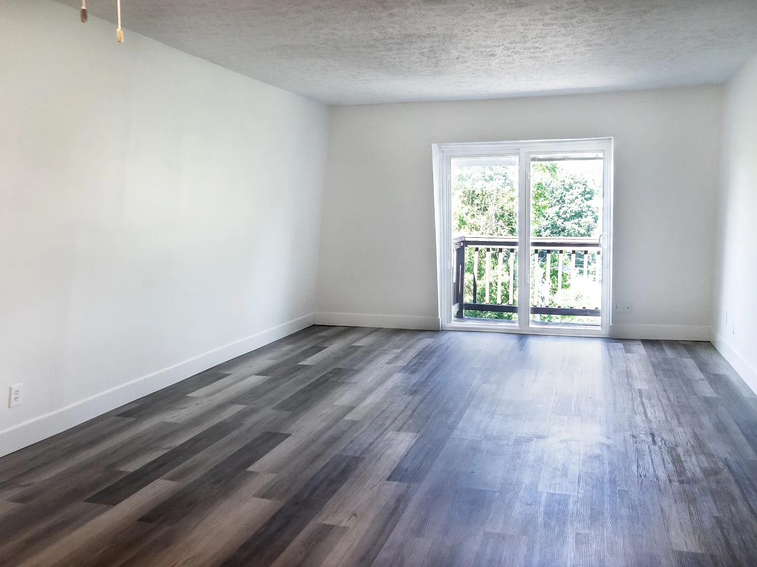 2 bed, 1008 sqft, $1,225 — Photo 2