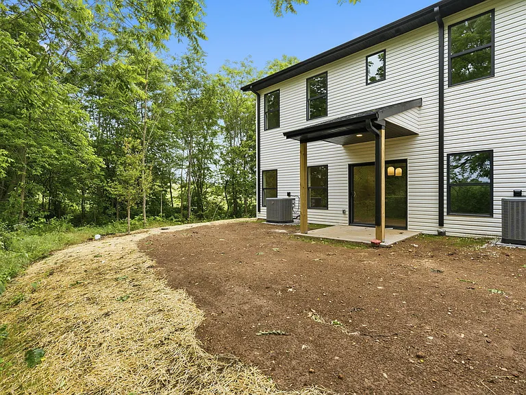 2175 W Parkview Ave — Photo 32