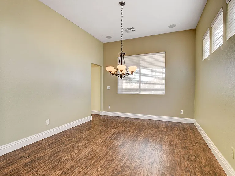 408 Silver Prairie Ct — Photo 11